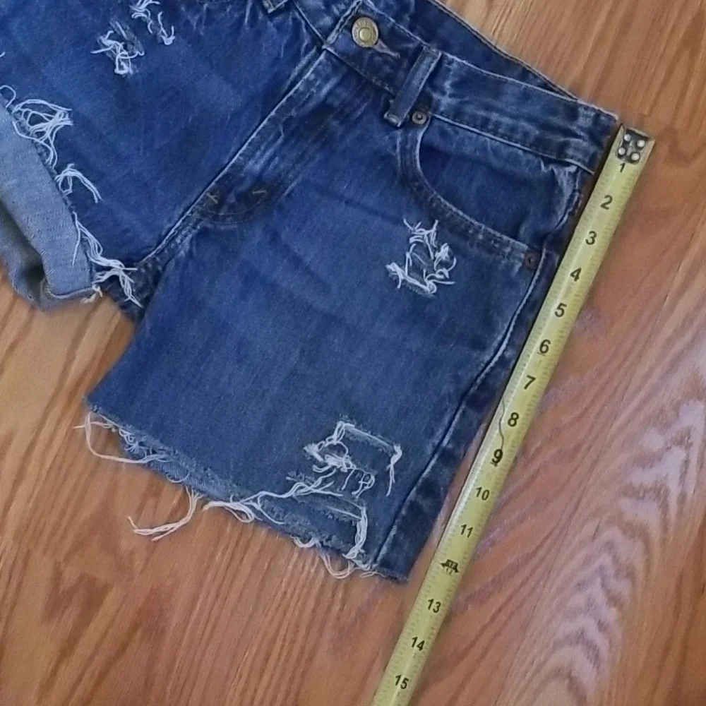 Levis excellent use